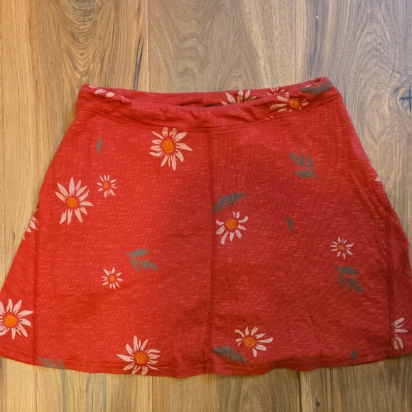 Toad & Co size Medium Seleena Skort, Red Floral - Picture 1 of 9